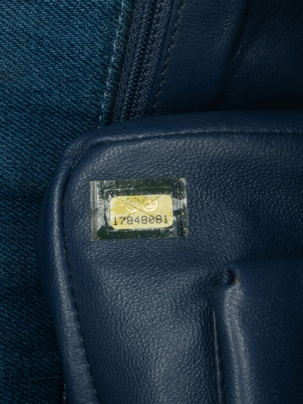 Pre-OwnedCHANEL Pre-Owned2012-2013 Large Quilted Denim Boy Flap crossbody bag