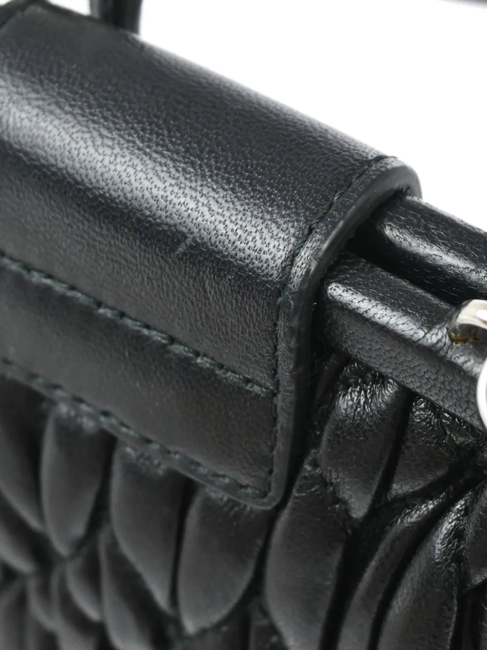Pre-OwnedMiu Miu Pre-Owned2010s matelass?shoulder bag