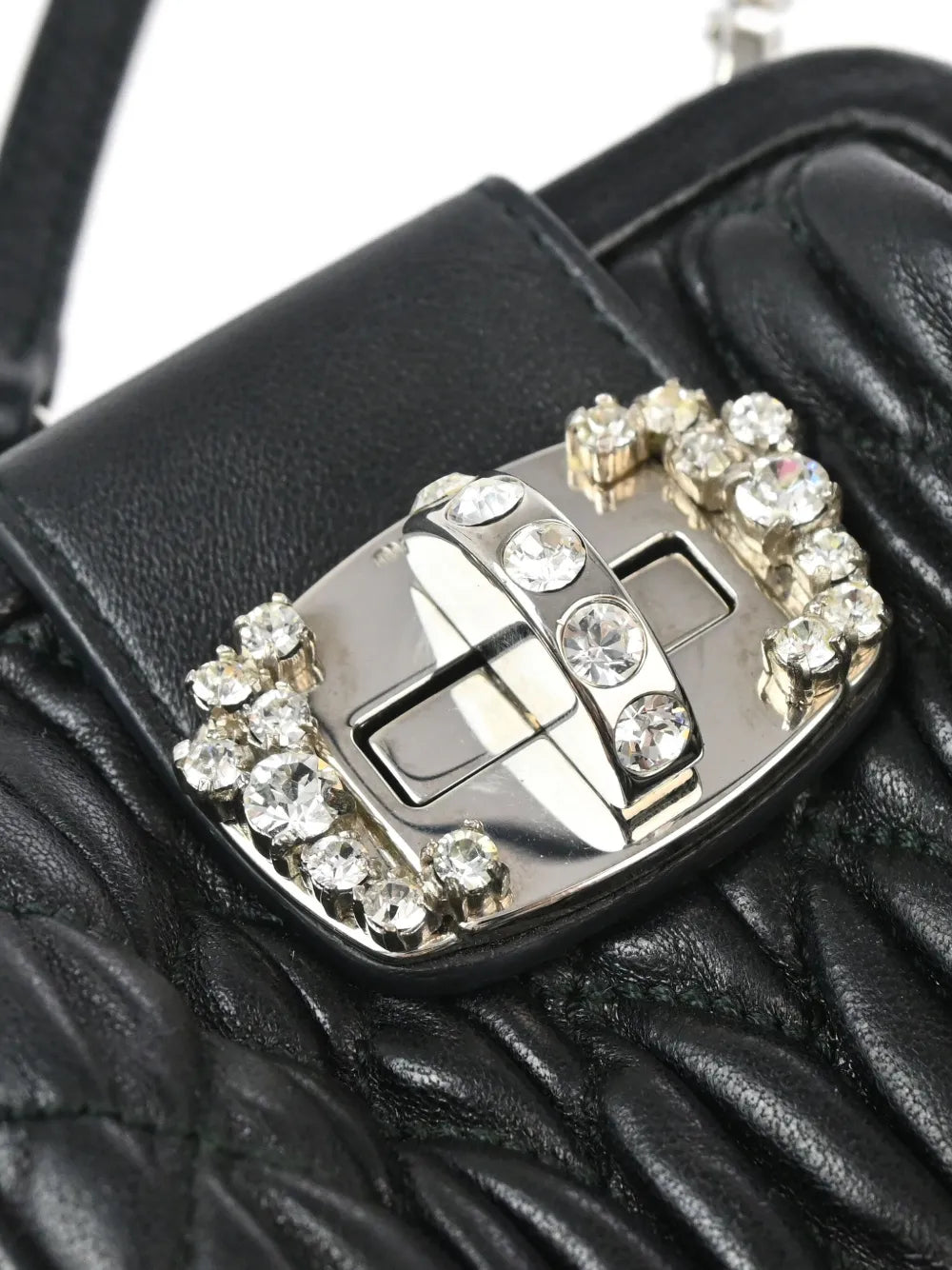 Pre-OwnedMiu Miu Pre-Owned2010s matelass?shoulder bag