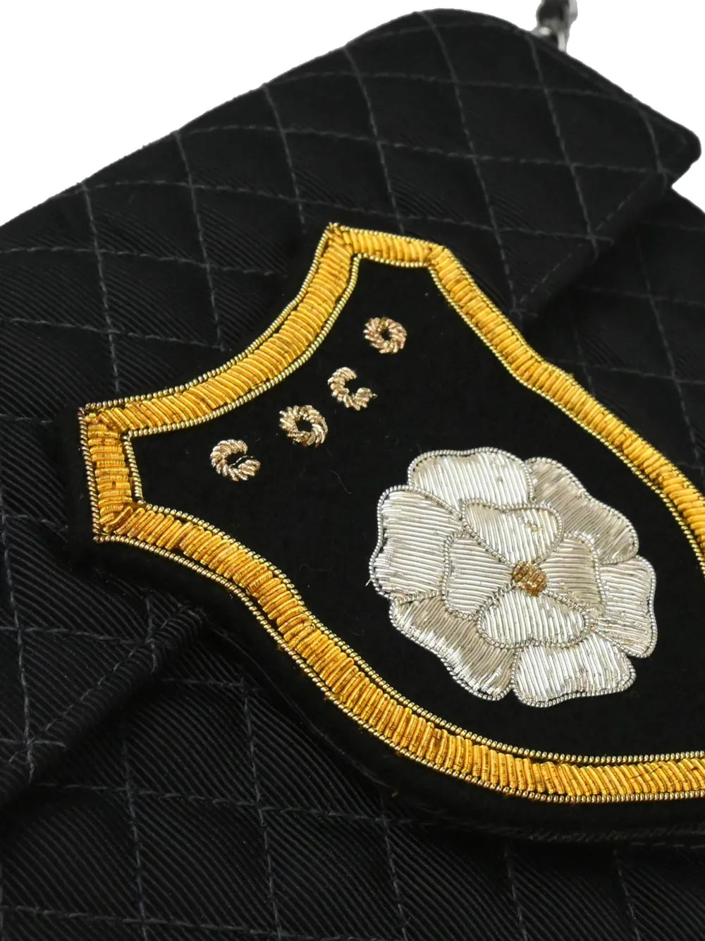Pre-OwnedCHANEL Pre-Owned2005 emblem chain shoulder bag