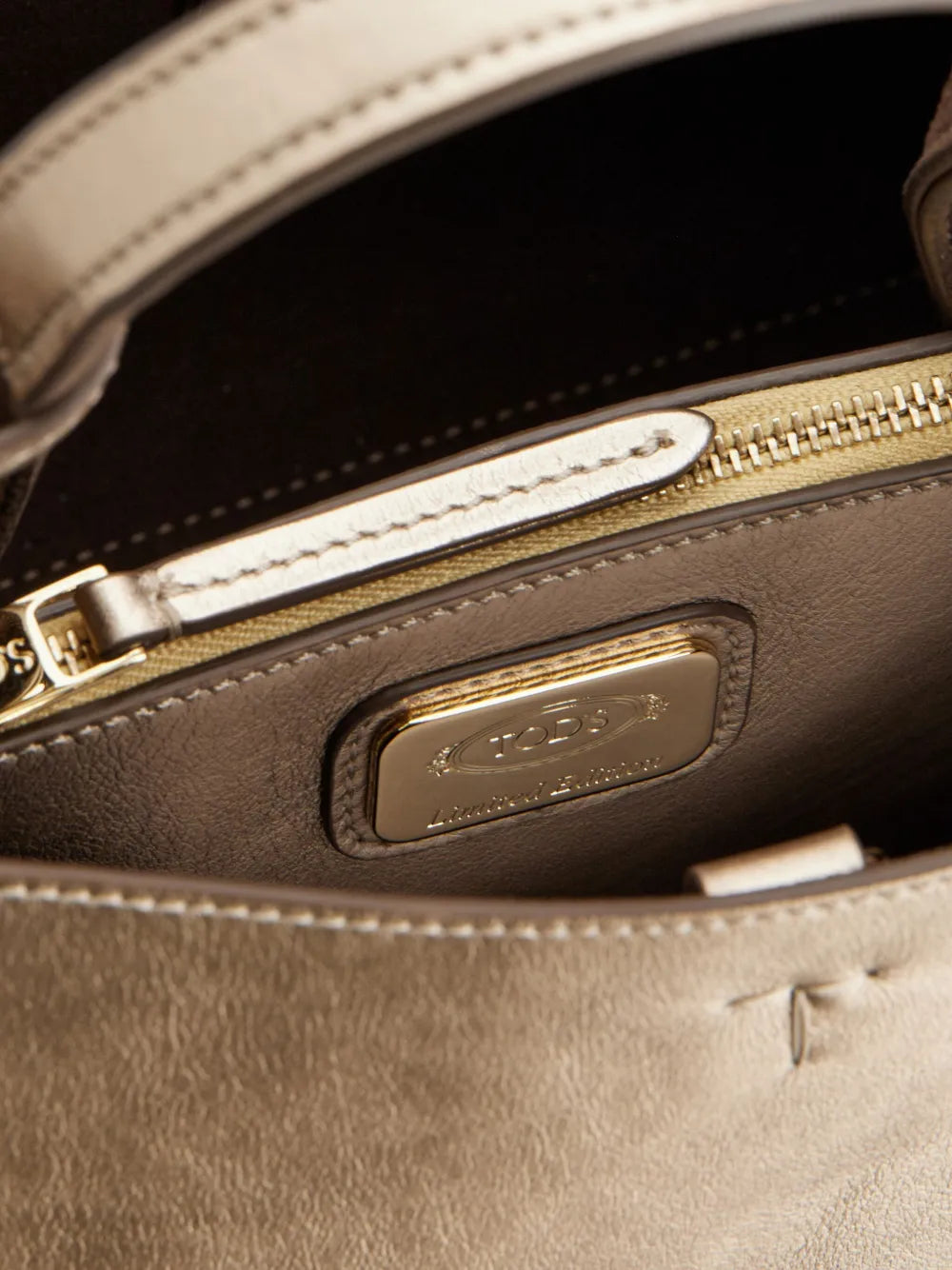 Tod'sT Timeless-charm tote bag