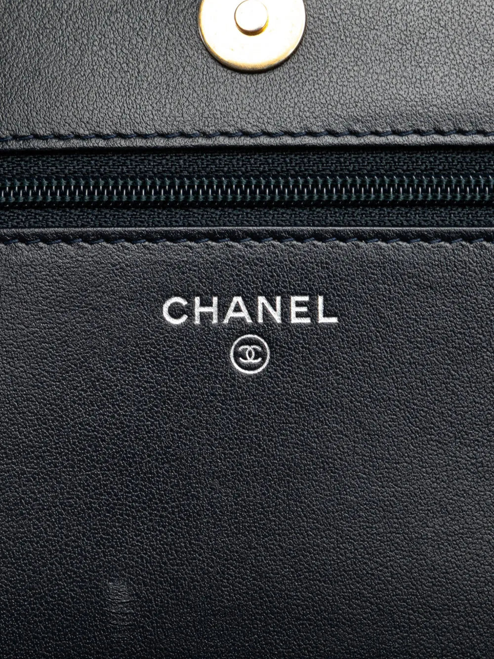 Pre-OwnedCHANEL Pre-Owned2019 Quilted Aged Calfskin Gabrielle Wallet On Chain crossbody bag