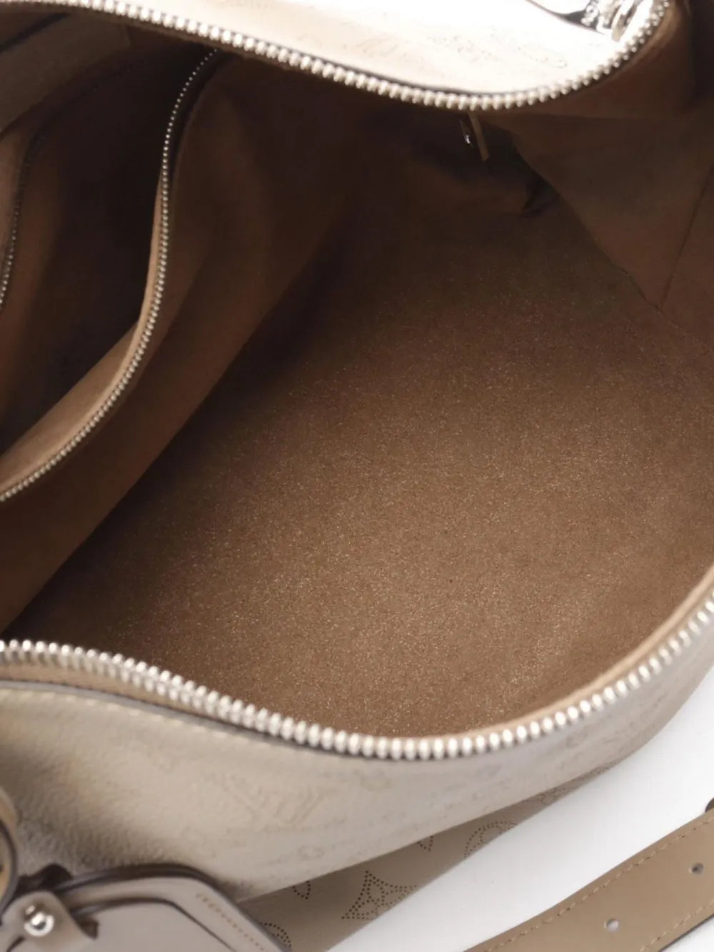 Pre-OwnedLouis Vuitton Pre-Owned2020 Beaubourg handbag