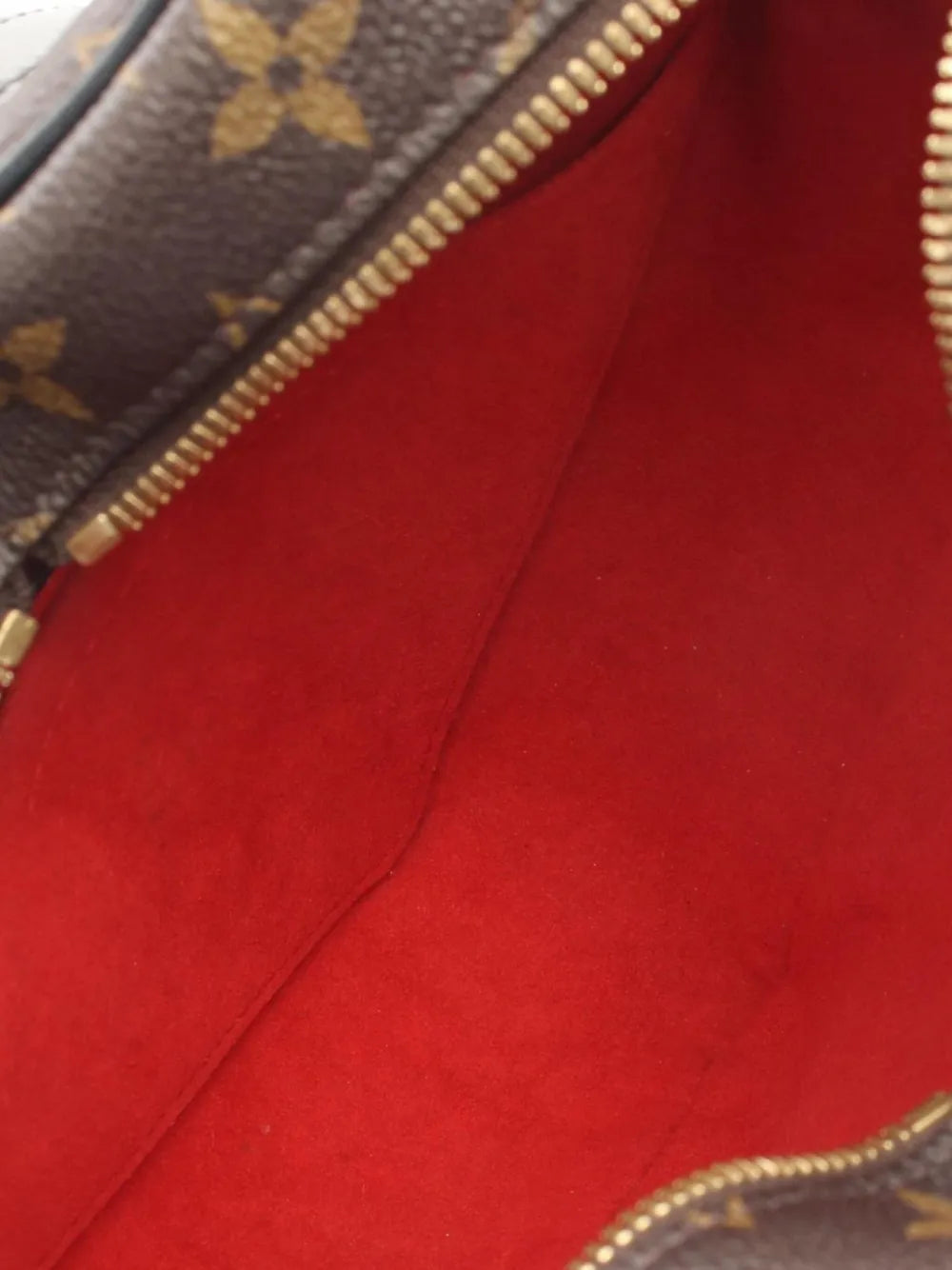 Pre-OwnedLouis Vuitton Pre-Owned2021 Fall in Love Sac Coeur crossbody bag