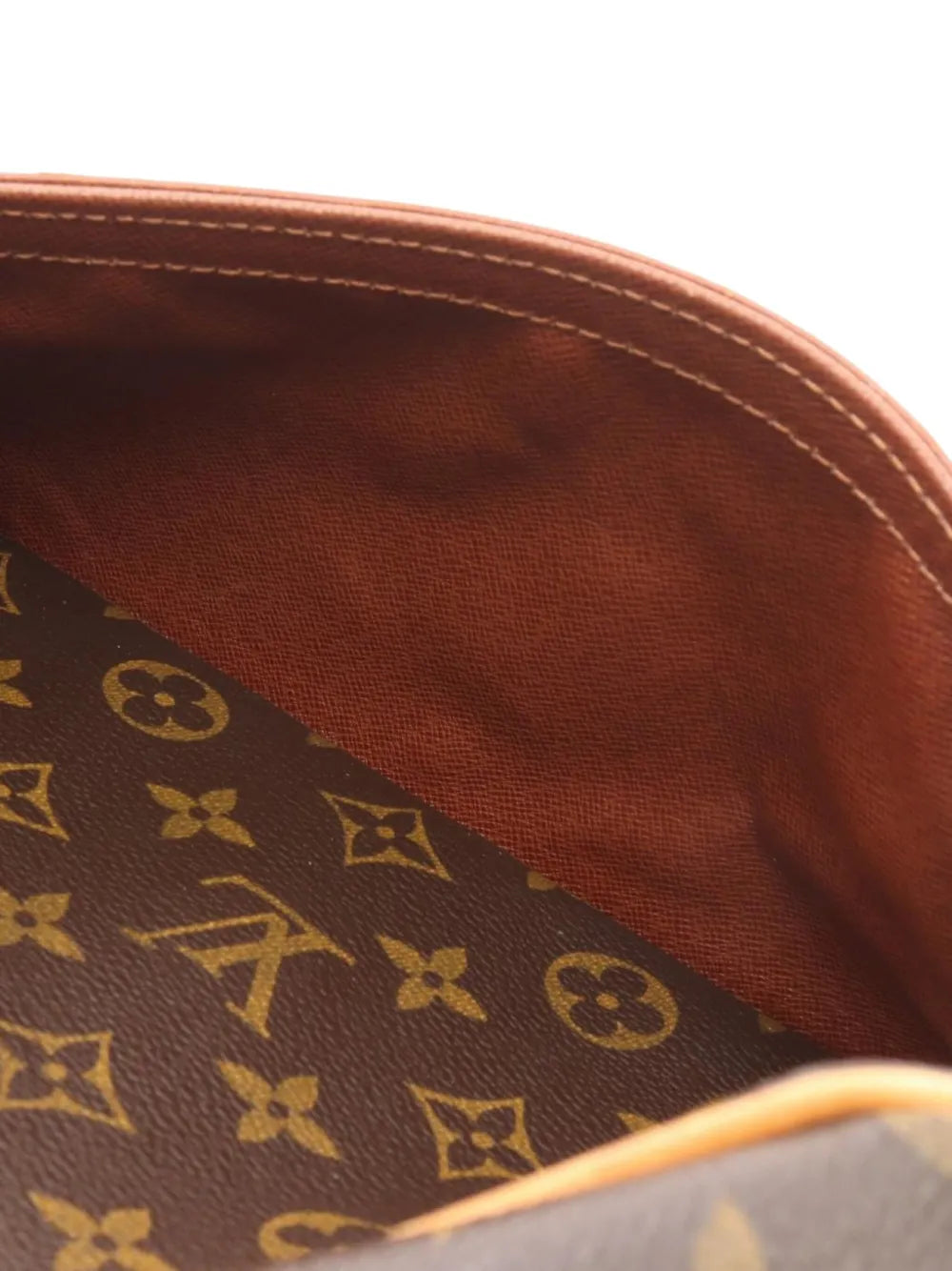 Pre-OwnedLouis Vuitton Pre-Owned2004 Trocadero 27 shoulder bag