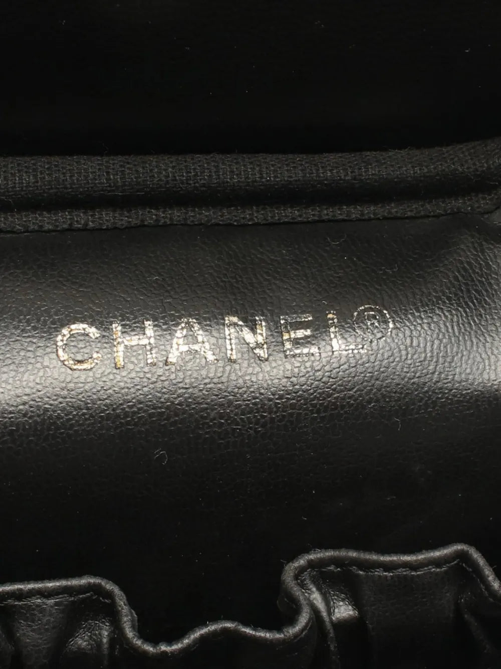 Pre-OwnedCHANEL Pre-Owned1996-1997 caviar-leather vanity bag