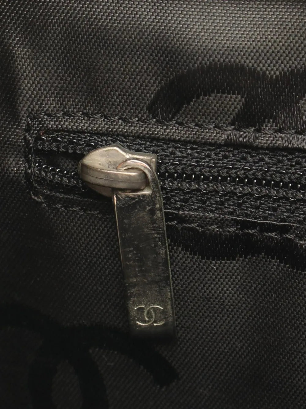 Pre-OwnedCHANEL Pre-Owned2004-2005 Cambon medium handbag
