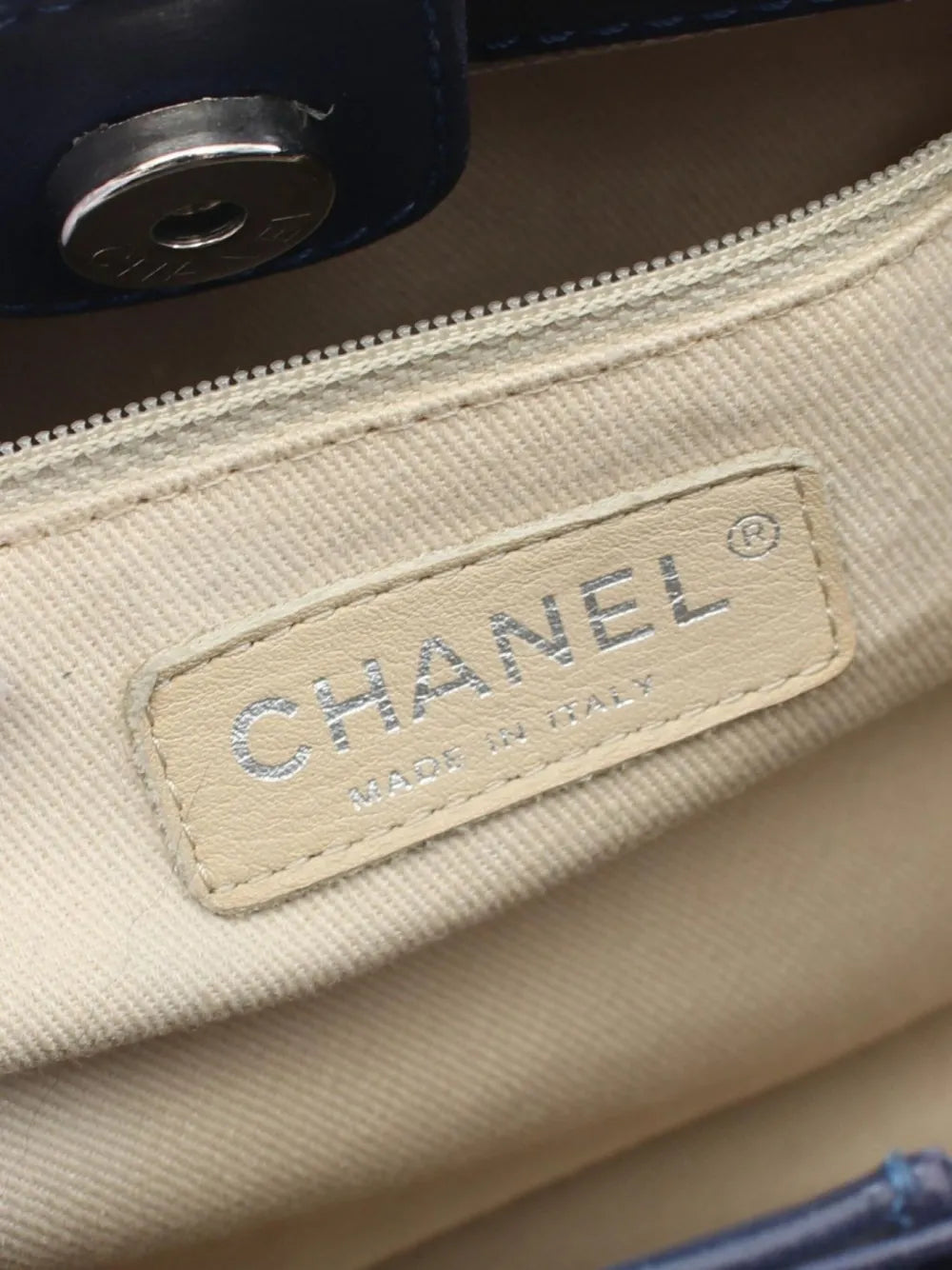 Pre-OwnedCHANEL Pre-Owned2012-2013 Ultra Stitch tote bag
