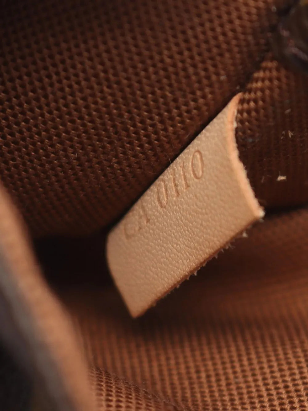 Pre-OwnedLouis Vuitton Pre-Owned2010 Pochette Ganju cross body bag