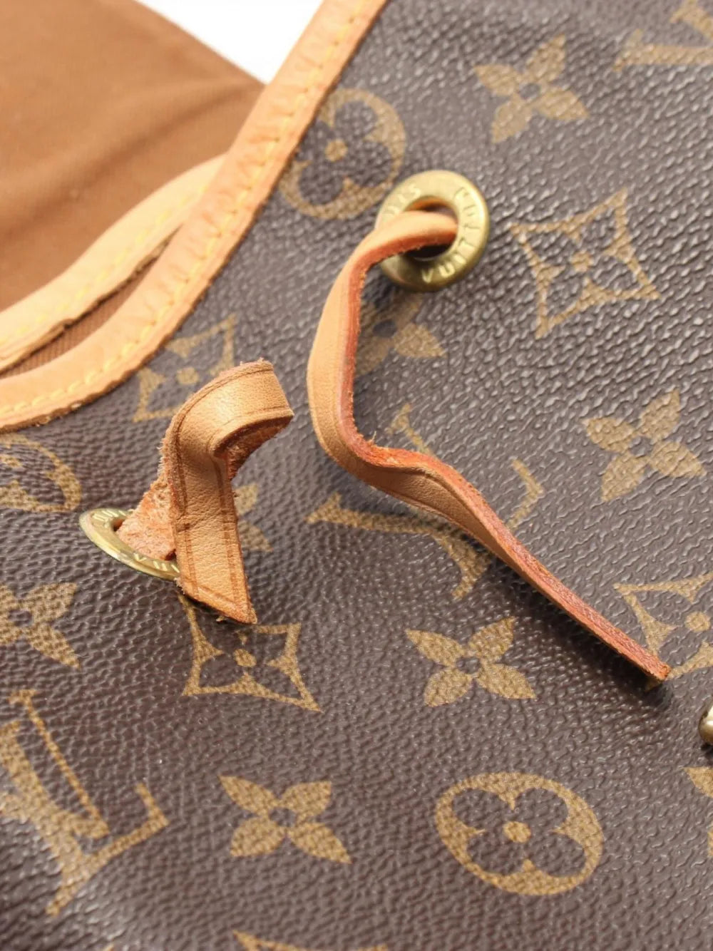 Pre-OwnedLouis Vuitton Pre-Owned1997 Montsouris GM backpack