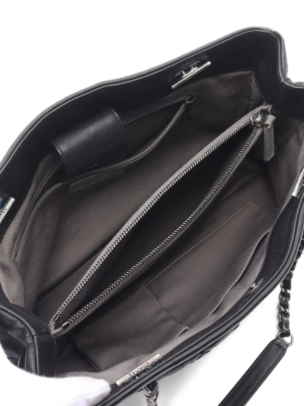 Pre-OwnedCHANEL Pre-Owned2012-2013 Chain tote bag