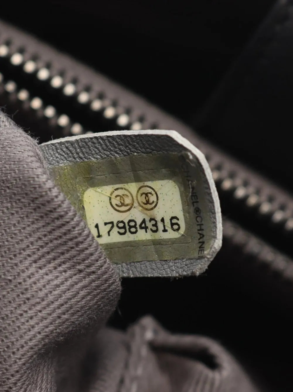 Pre-OwnedCHANEL Pre-Owned2012-2013 Chain tote bag