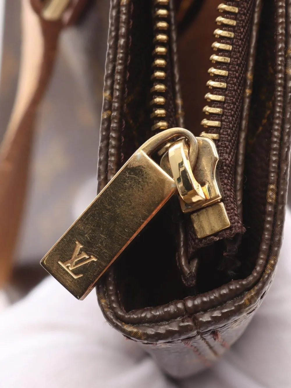 Pre-OwnedLouis Vuitton Pre-Owned2002 Cabas shoulder bag