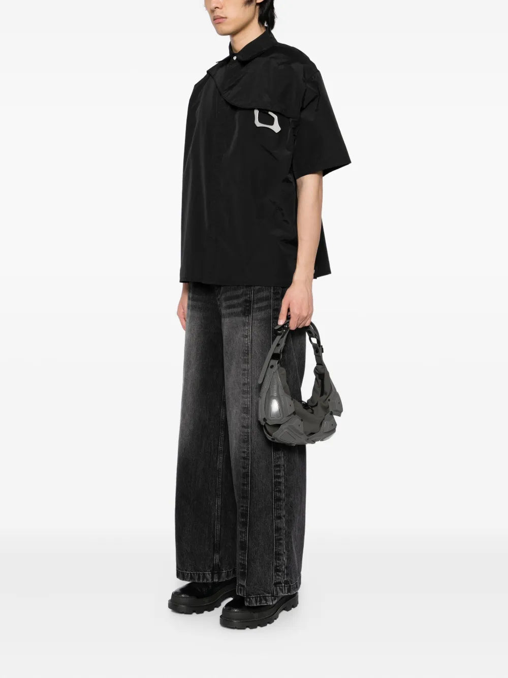 Innerraumsmall Object M02 Half Moon shoulder bag