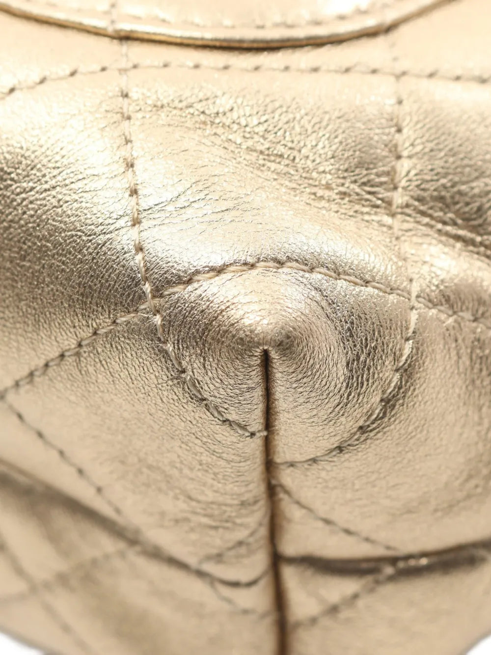Pre-OwnedCHANEL Pre-Owned2021 metallic-effect two-way bag