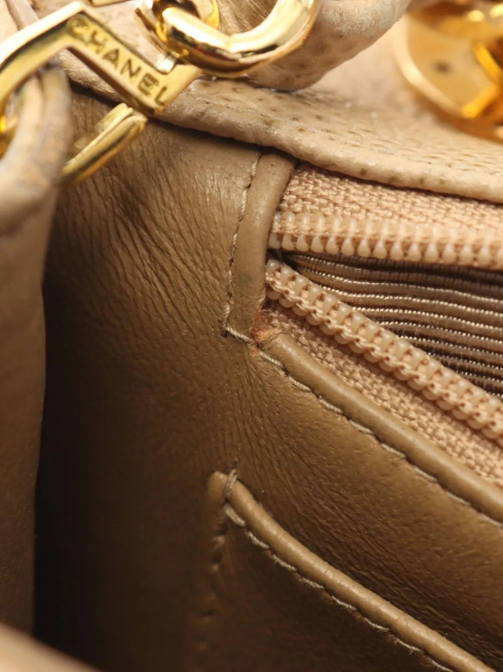 Pre-OwnedCHANEL Pre-Owned1994-1996 V-stitch shoulder bag