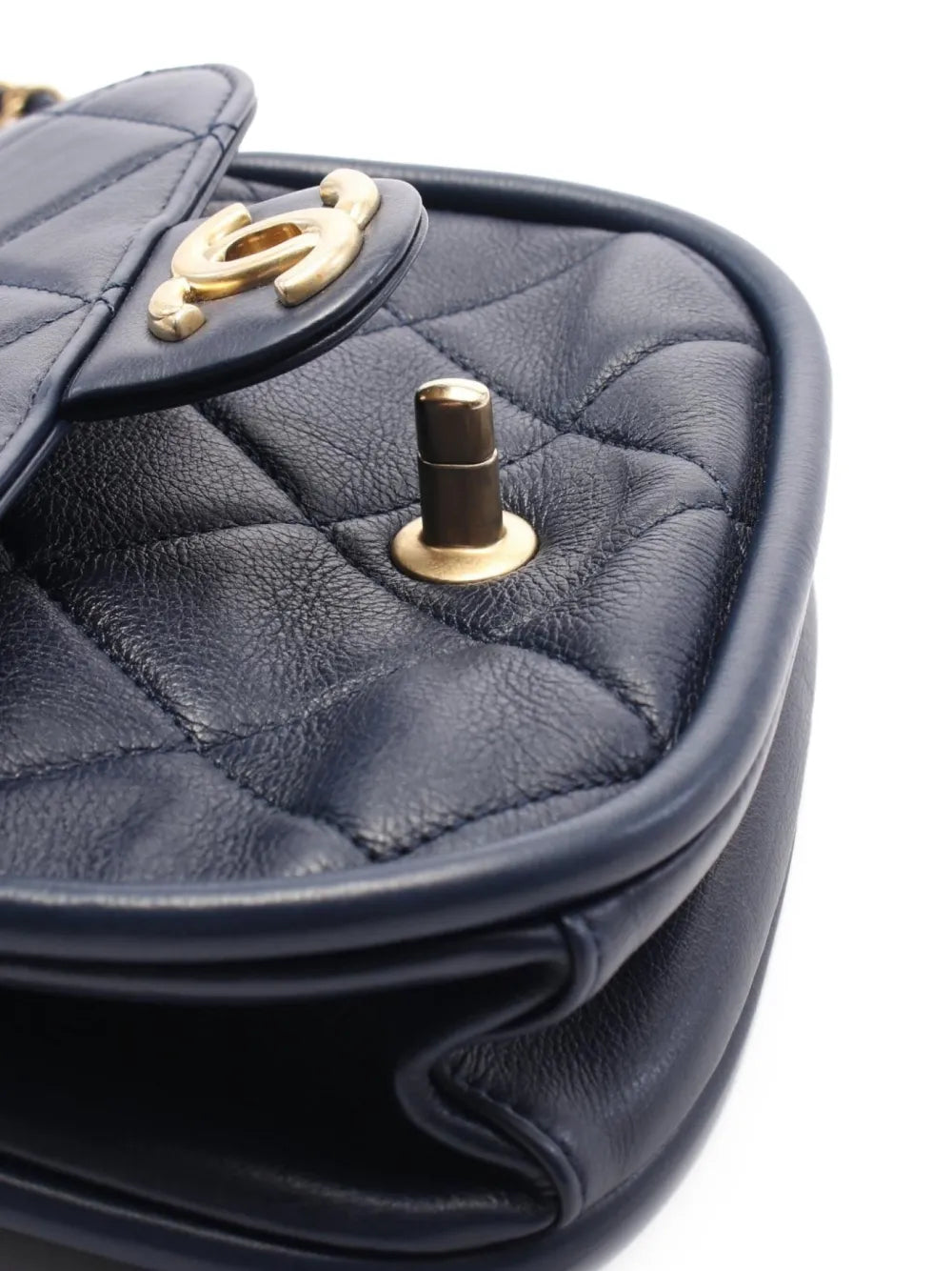 Pre-OwnedCHANEL Pre-Owned2021 diamond-quilted two-way bag