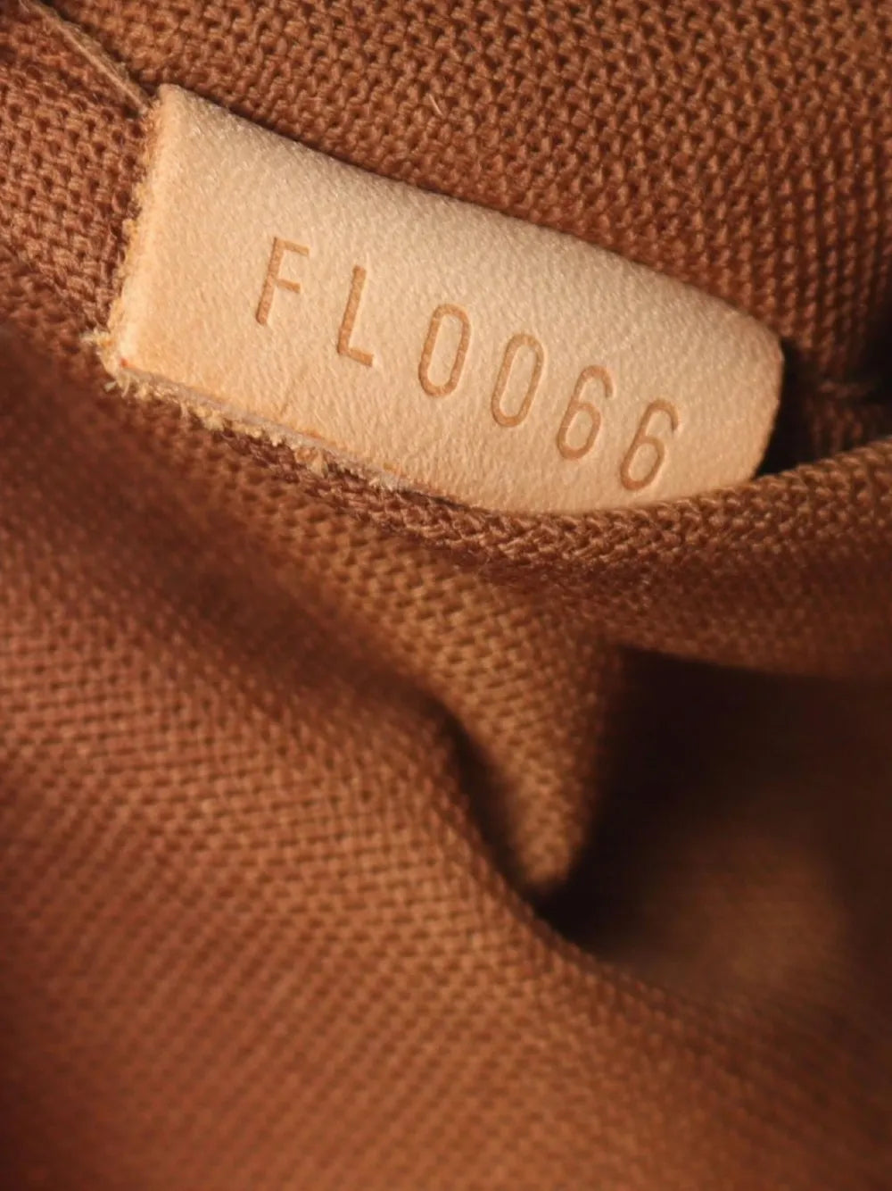 Pre-OwnedLouis Vuitton Pre-Owned2008 Lockit handbag
