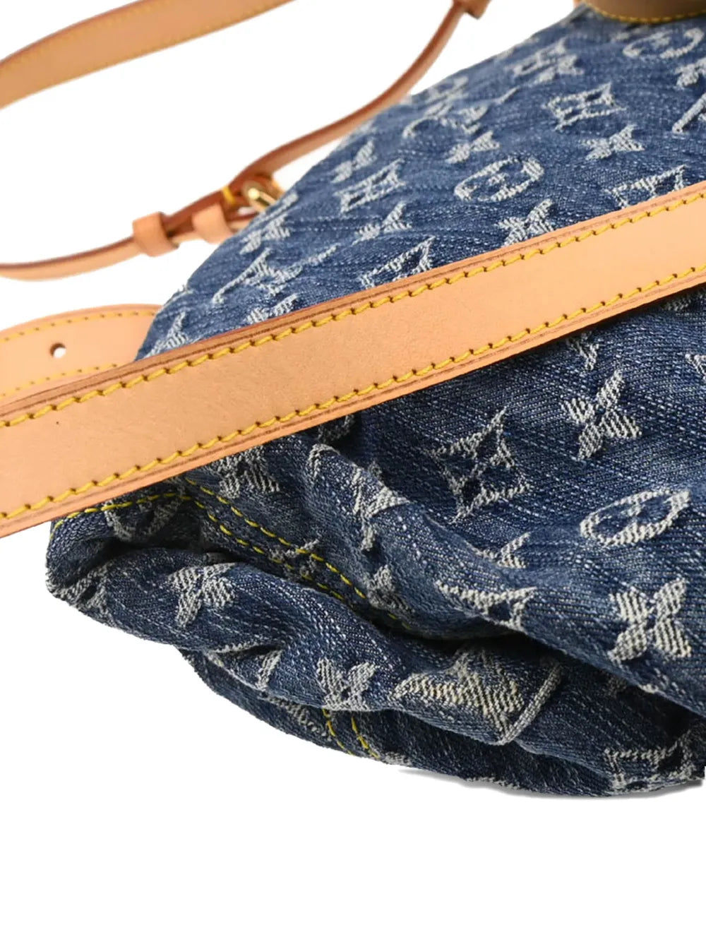 Pre-OwnedLouis Vuitton Pre-Owned2006 Monogram Denim backpack