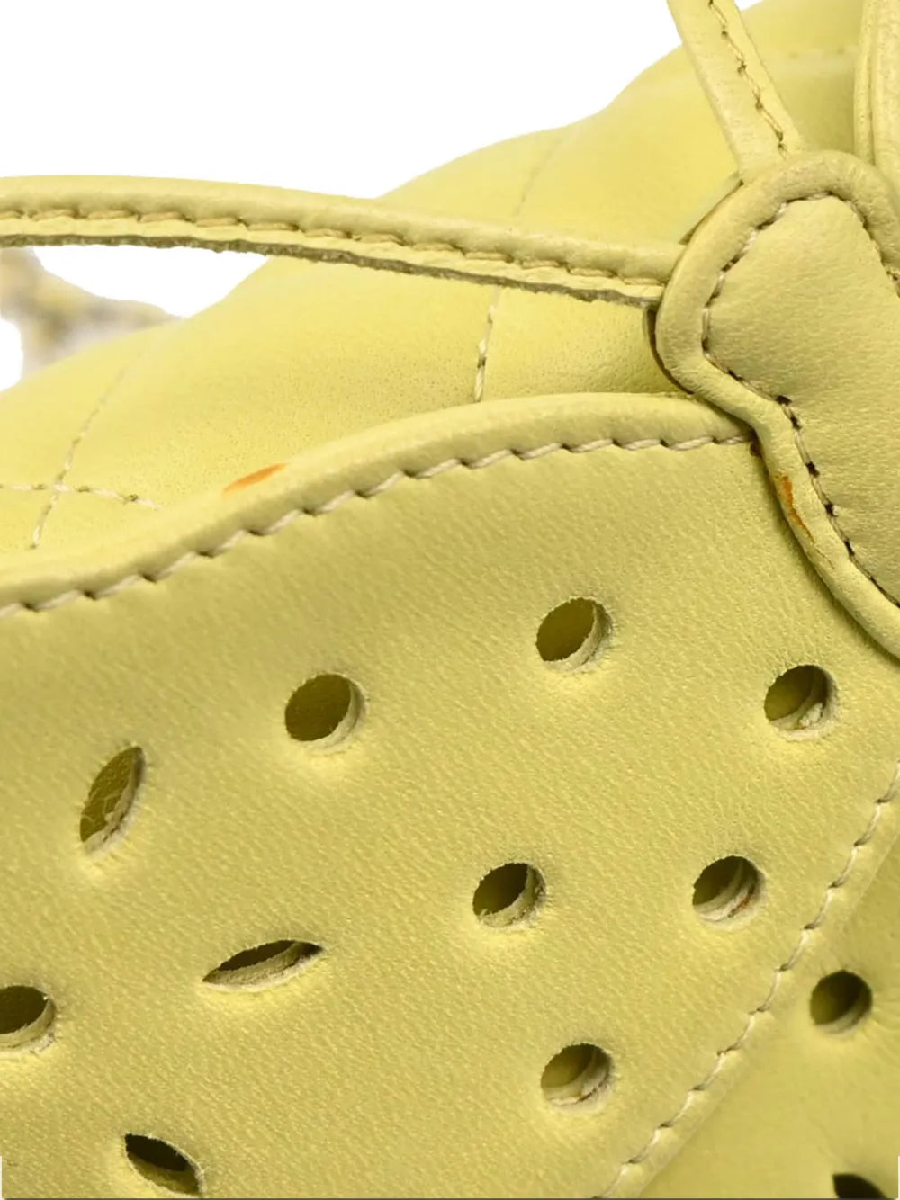 Pre-OwnedCHANEL Pre-Owned2010s Butterfly shoulder bag