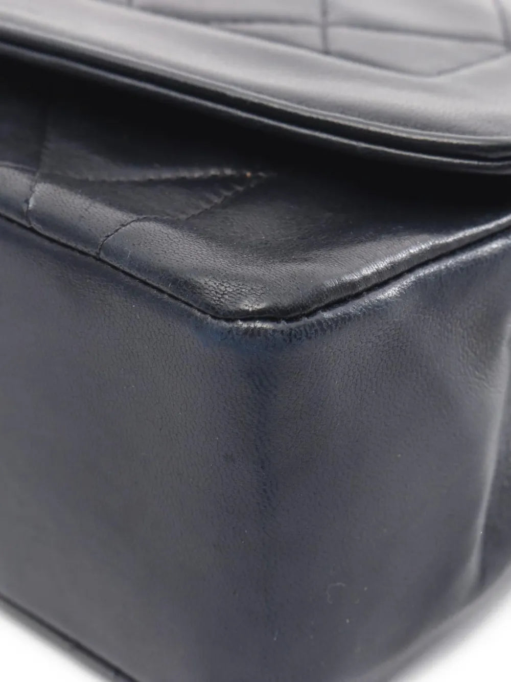 Pre-OwnedCHANEL Pre-Owned1991-1994 Diana Flab shoulder bag