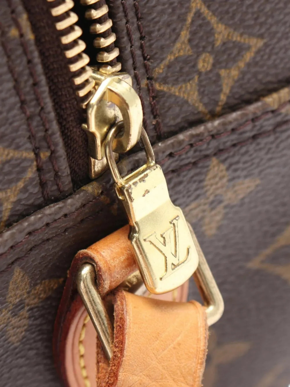 Pre-OwnedLouis Vuitton Pre-Owned2003 Blois cross body bag