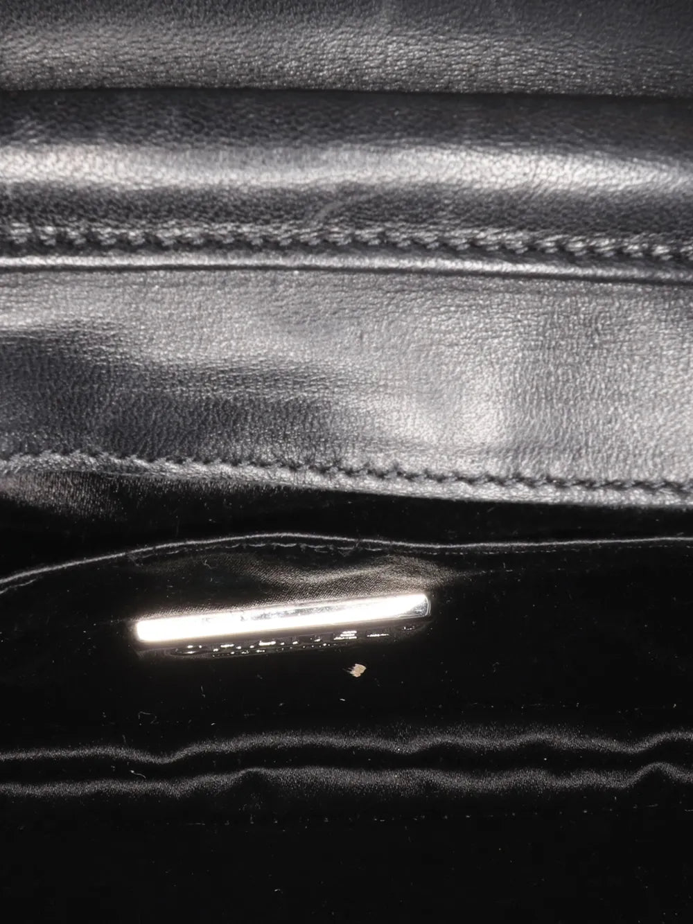 Pre-OwnedCHANEL Pre-Owned2010-2011 Quilted Lambskin Butterfly Clutch With Chain crossbody bag