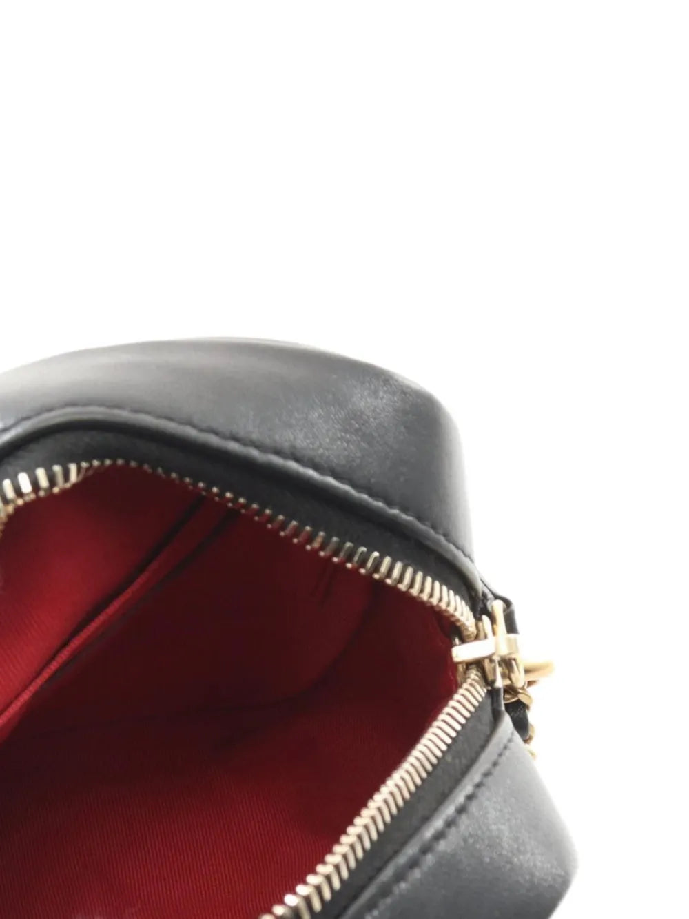 Pre-OwnedCHANEL Pre-Owned2021 diamond-quilted shoulder bag