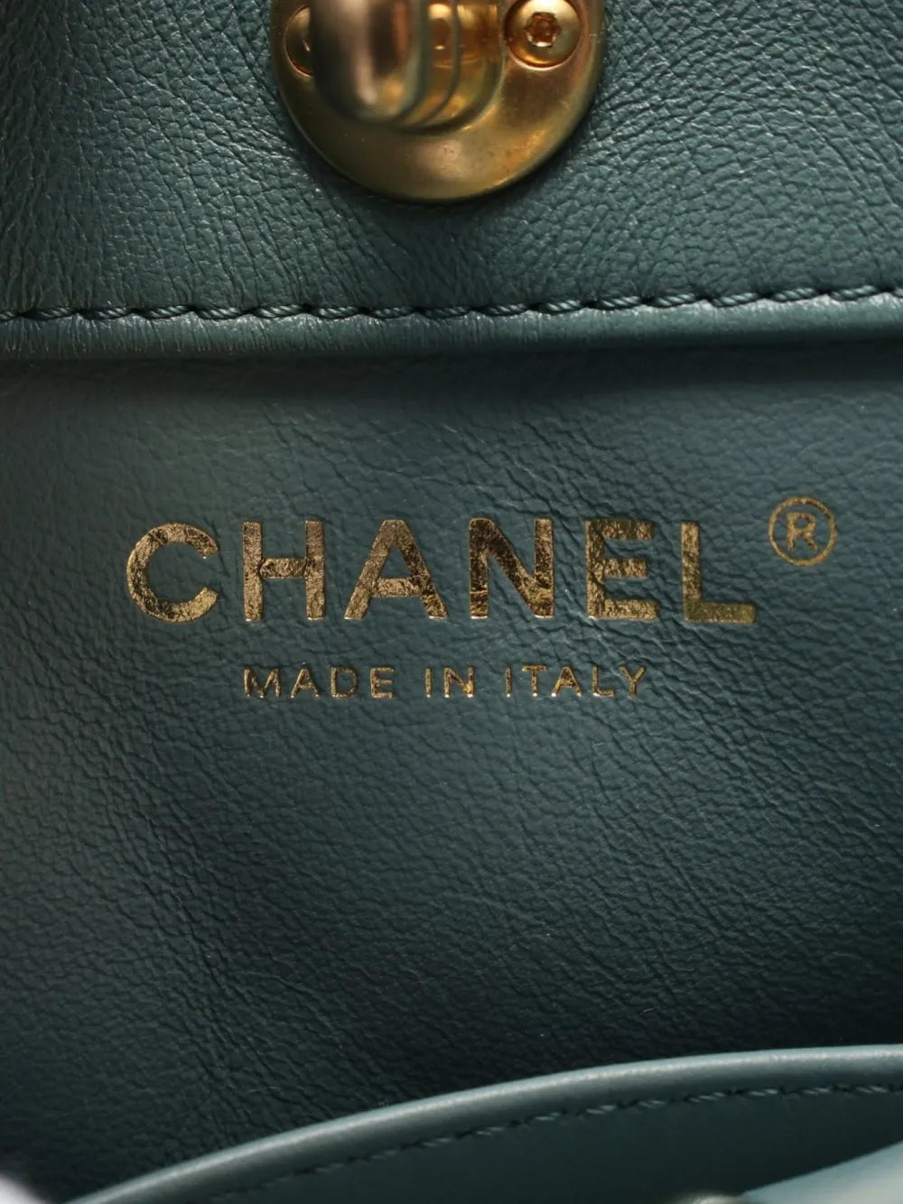 Pre-OwnedCHANEL Pre-Owned2021 small Matelasse hobo bag