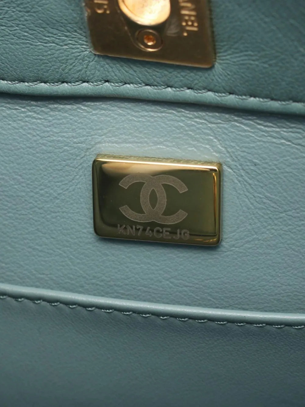 Pre-OwnedCHANEL Pre-Owned2021 small Matelasse hobo bag