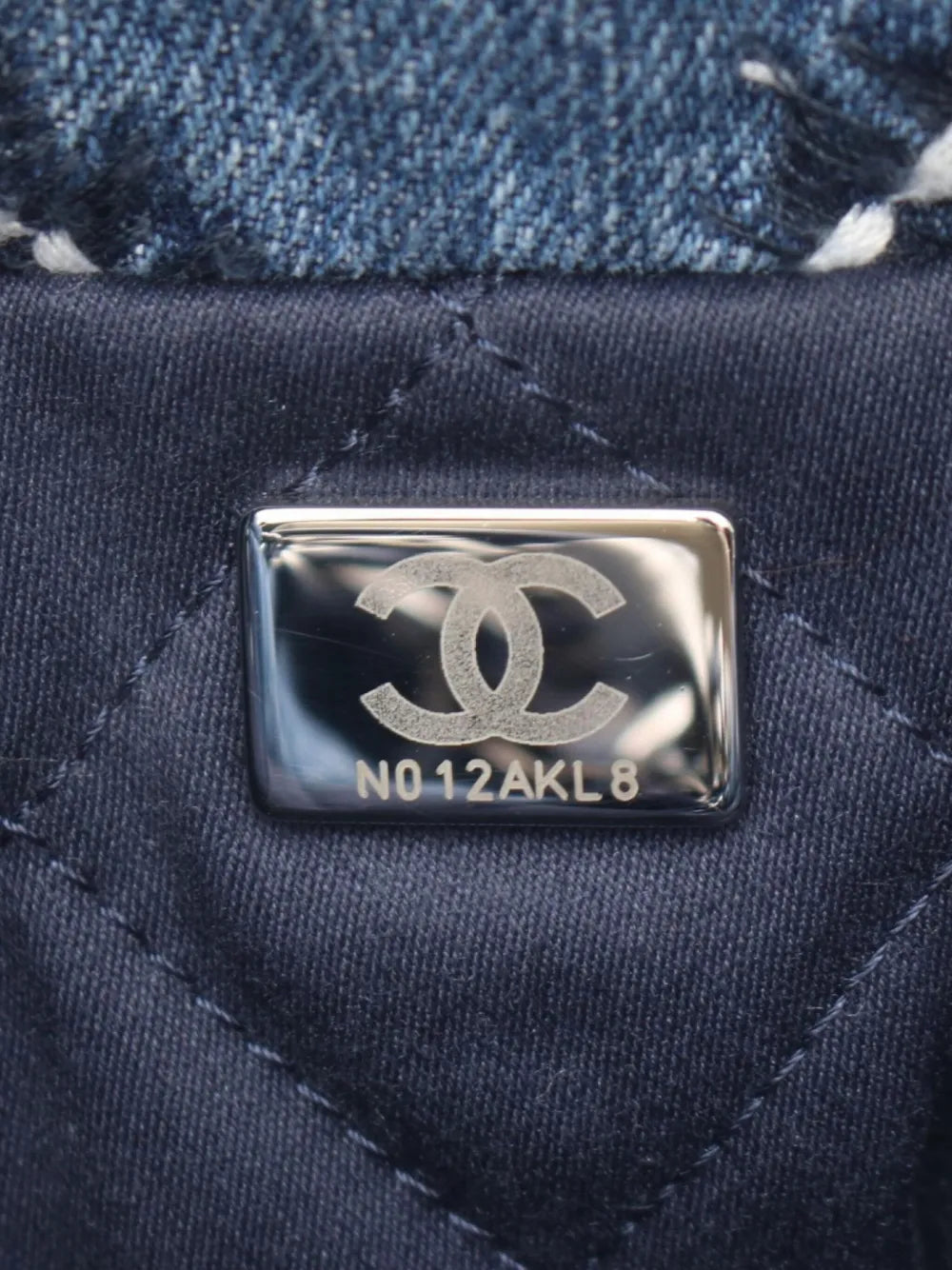 Pre-OwnedCHANEL Pre-Owned2021 mini 22 shoulder bag