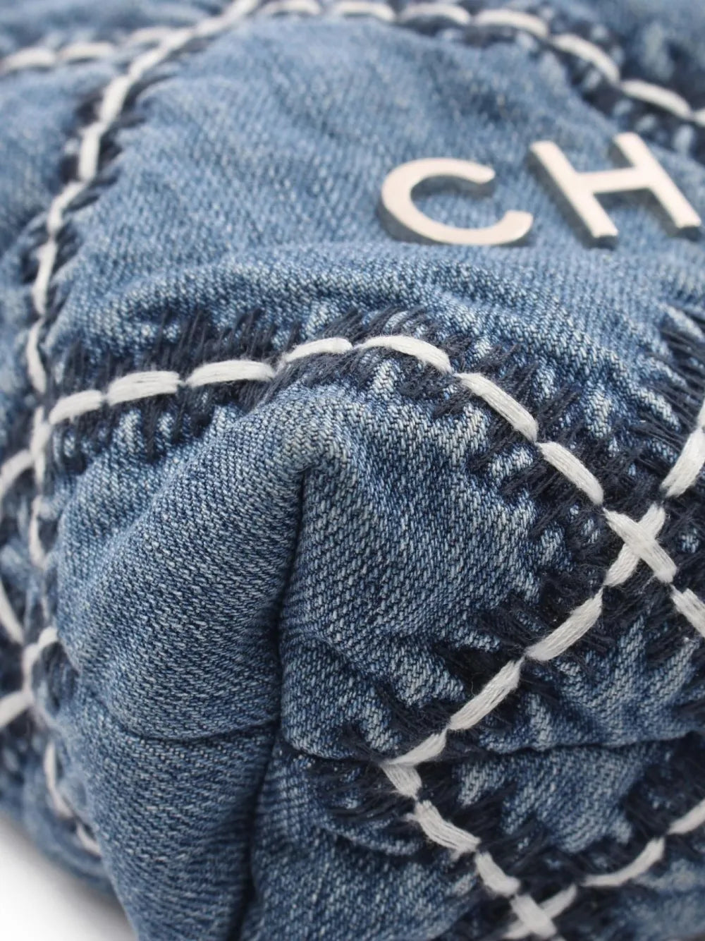 Pre-OwnedCHANEL Pre-Owned2021 mini 22 shoulder bag