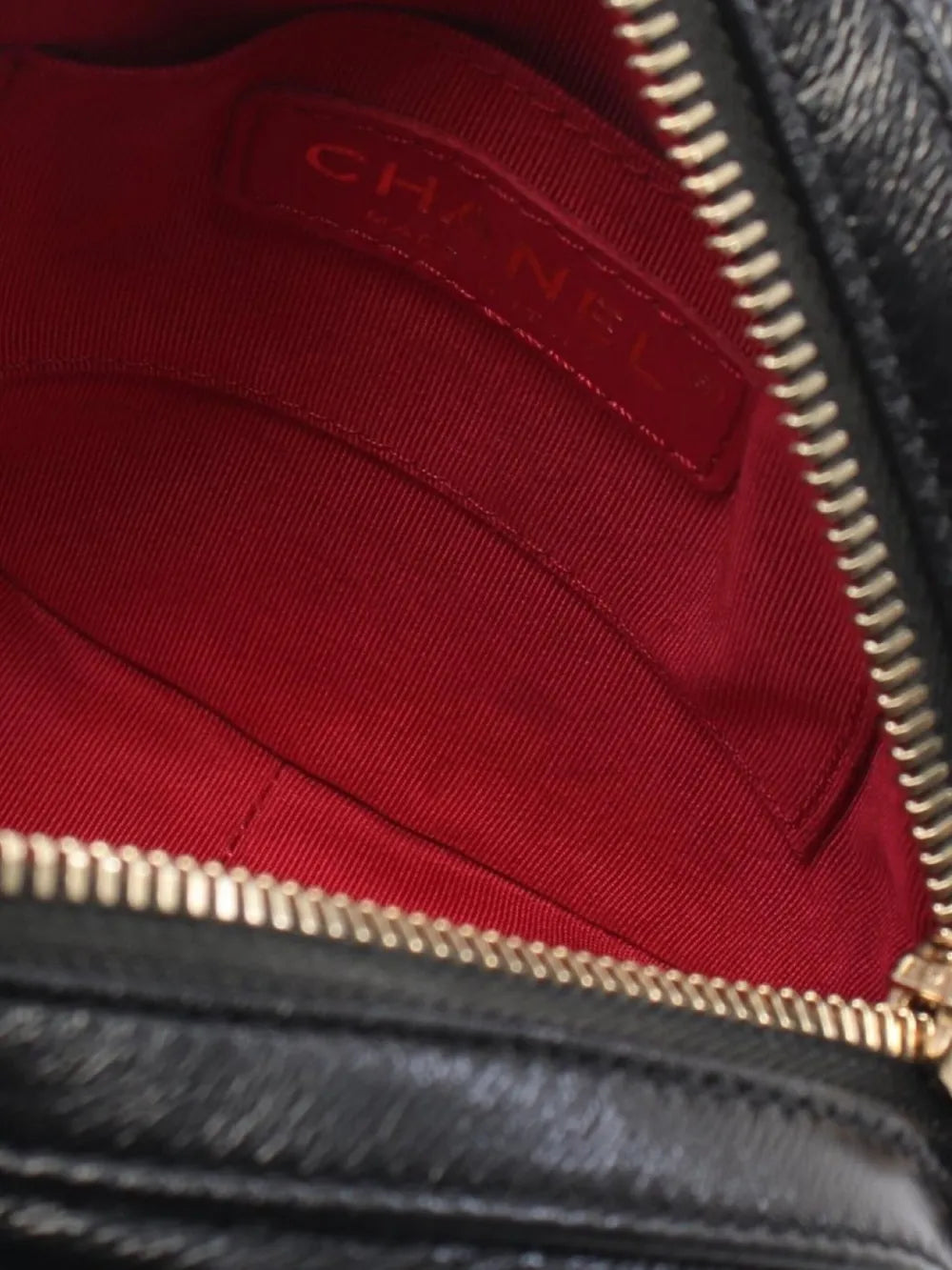 Pre-OwnedCHANEL Pre-Owned2020-2021 mini matelassleather shoulder bag