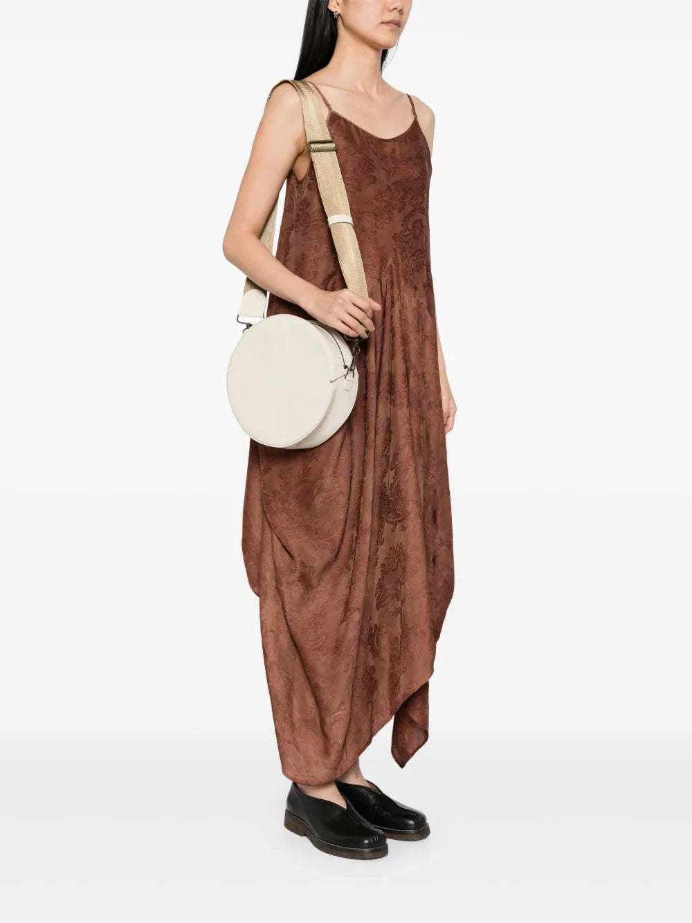 Uma Wangmedium round bag