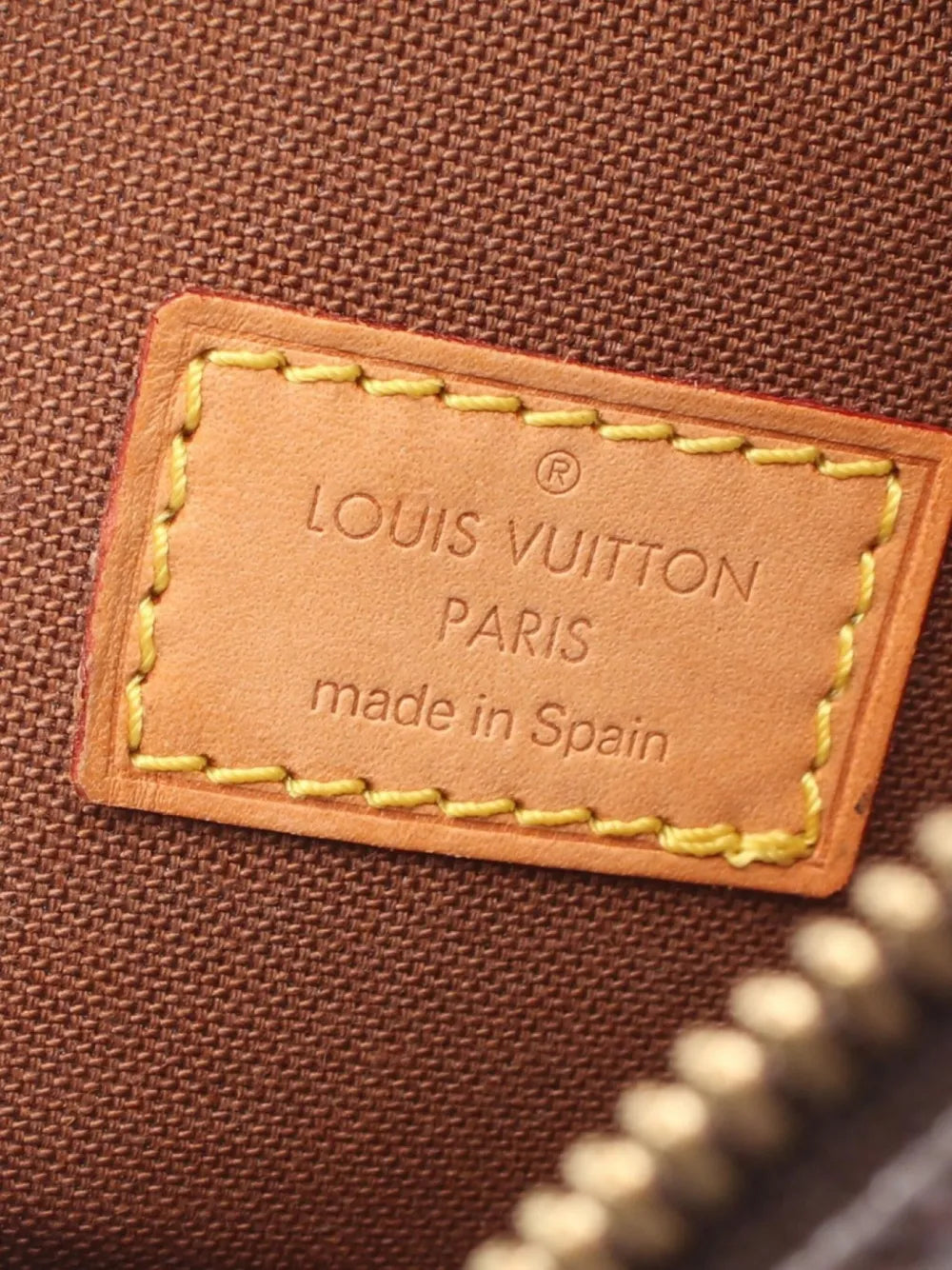 Pre-OwnedLouis Vuitton Pre-Owned2003 Pochette Ganju body bag