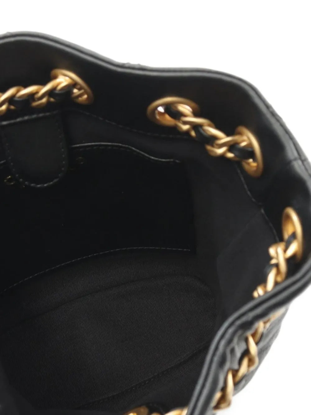 Pre-OwnedCHANEL Pre-Owned2021 matelassé bucket bag