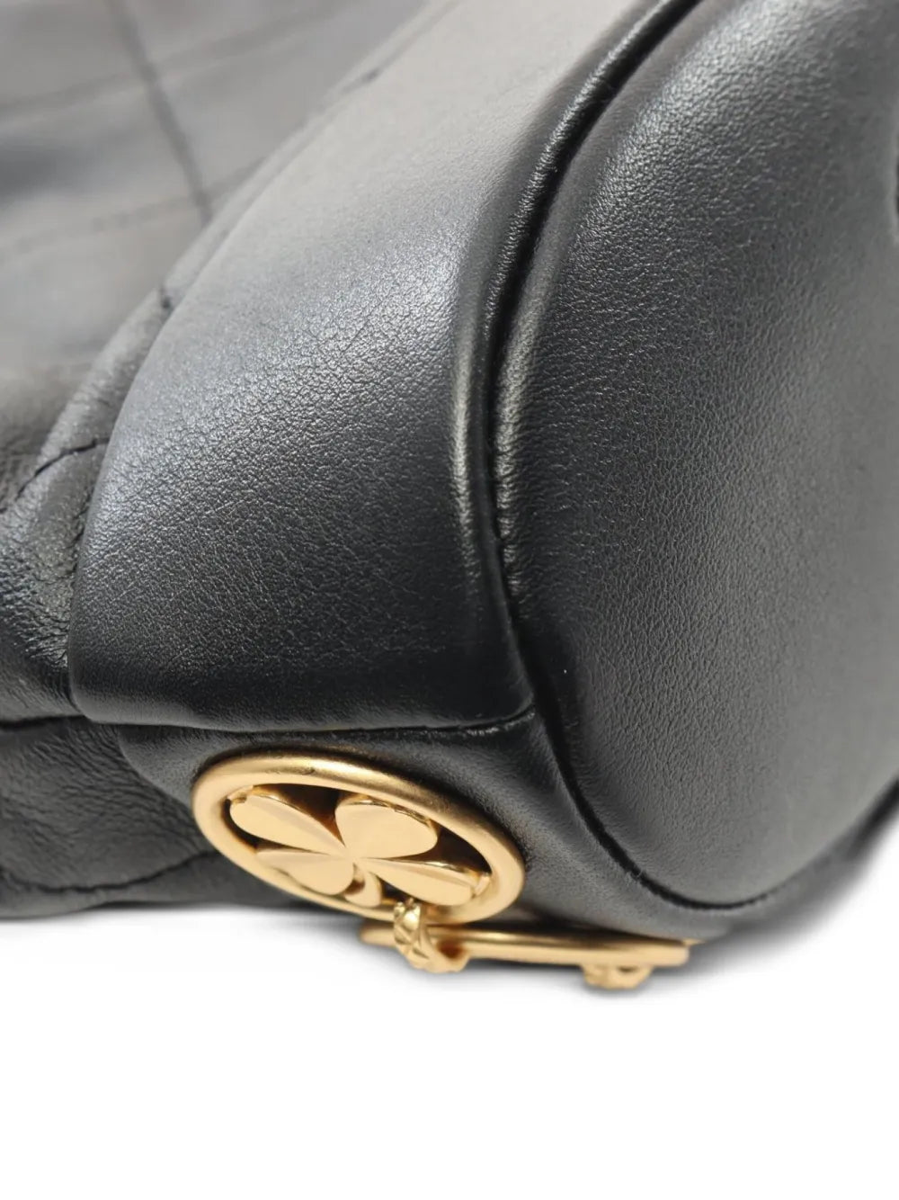 Pre-OwnedCHANEL Pre-Owned2021 matelassbucket bag