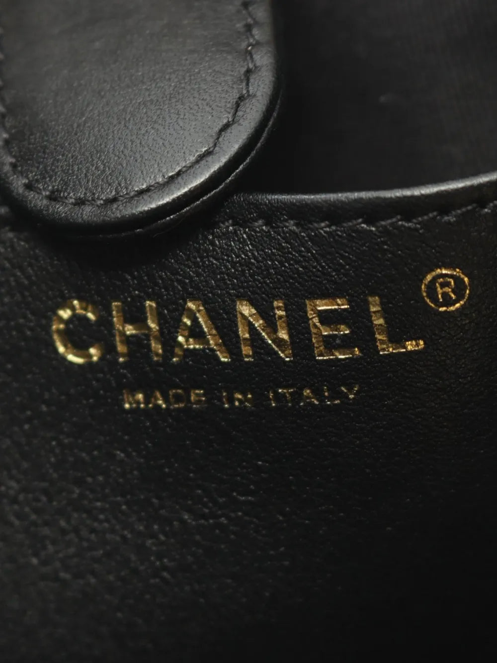 Pre-OwnedCHANEL Pre-Owned2021 matelassé bucket bag