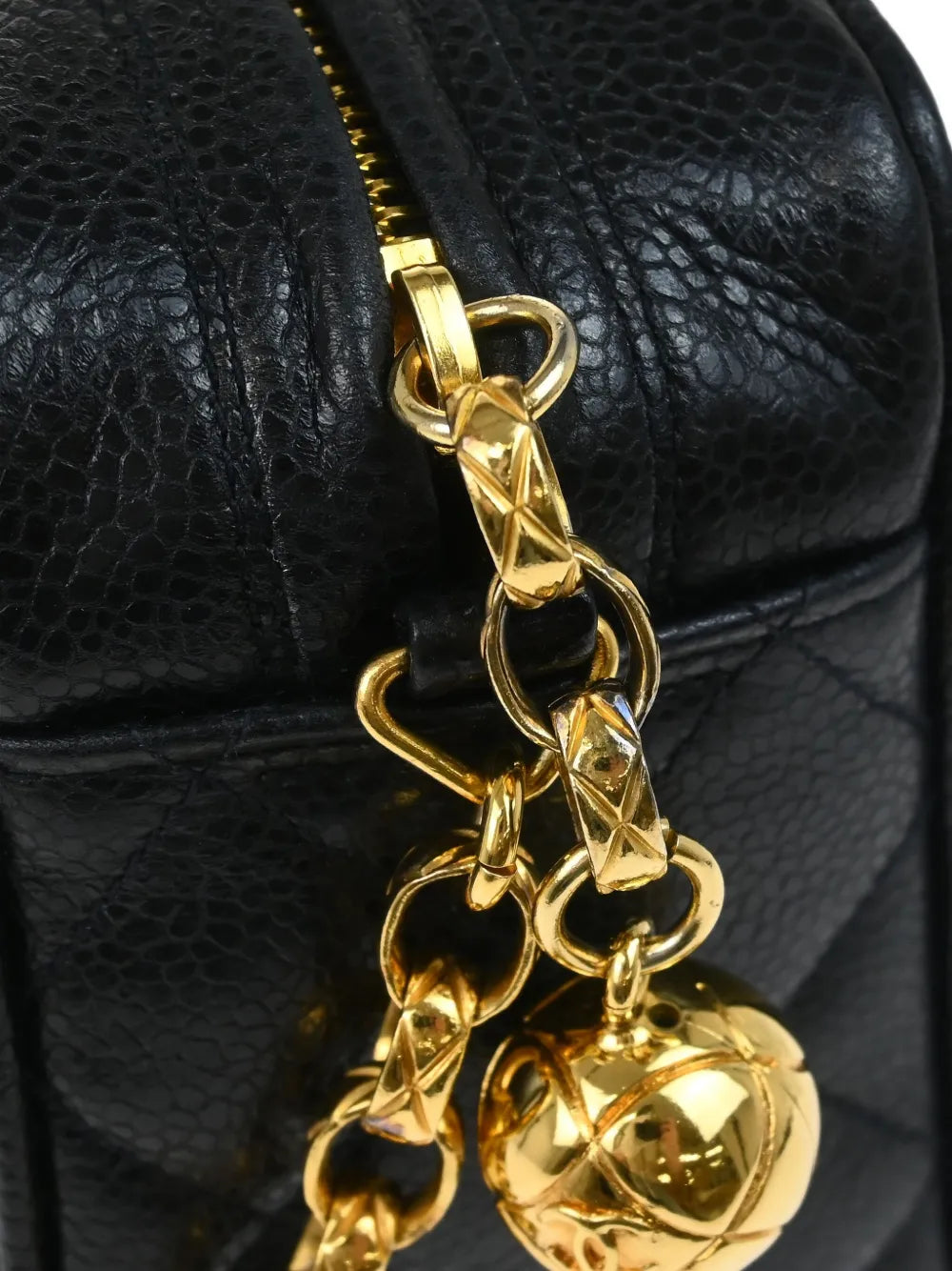 Pre-OwnedCHANEL Pre-Owned1992 diamond-quilted mini bag