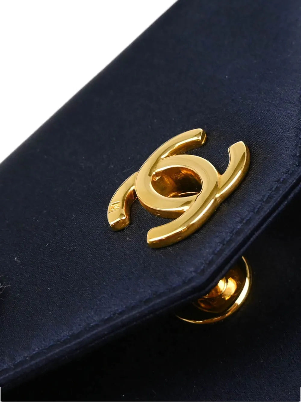 Pre-OwnedCHANEL Pre-Owned1997 satin mini bag