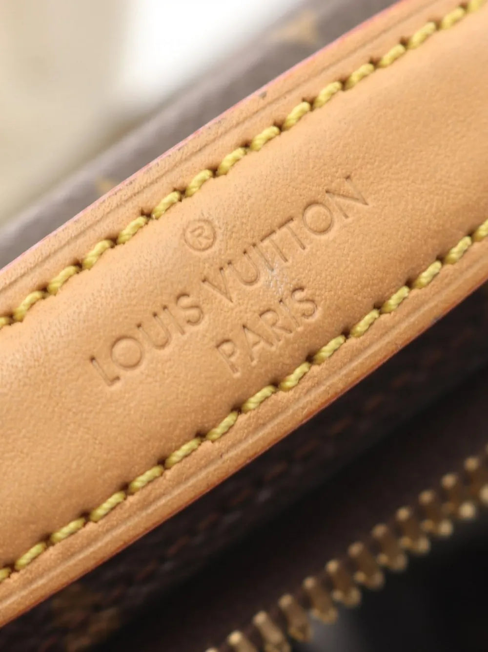 Pre-OwnedLouis Vuitton Pre-Owned2021 Utility handbag