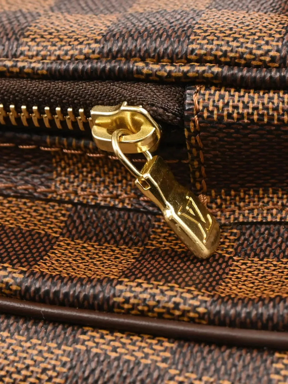 Pre-OwnedLouis Vuitton Pre-Owned2006 Melville cross body bag