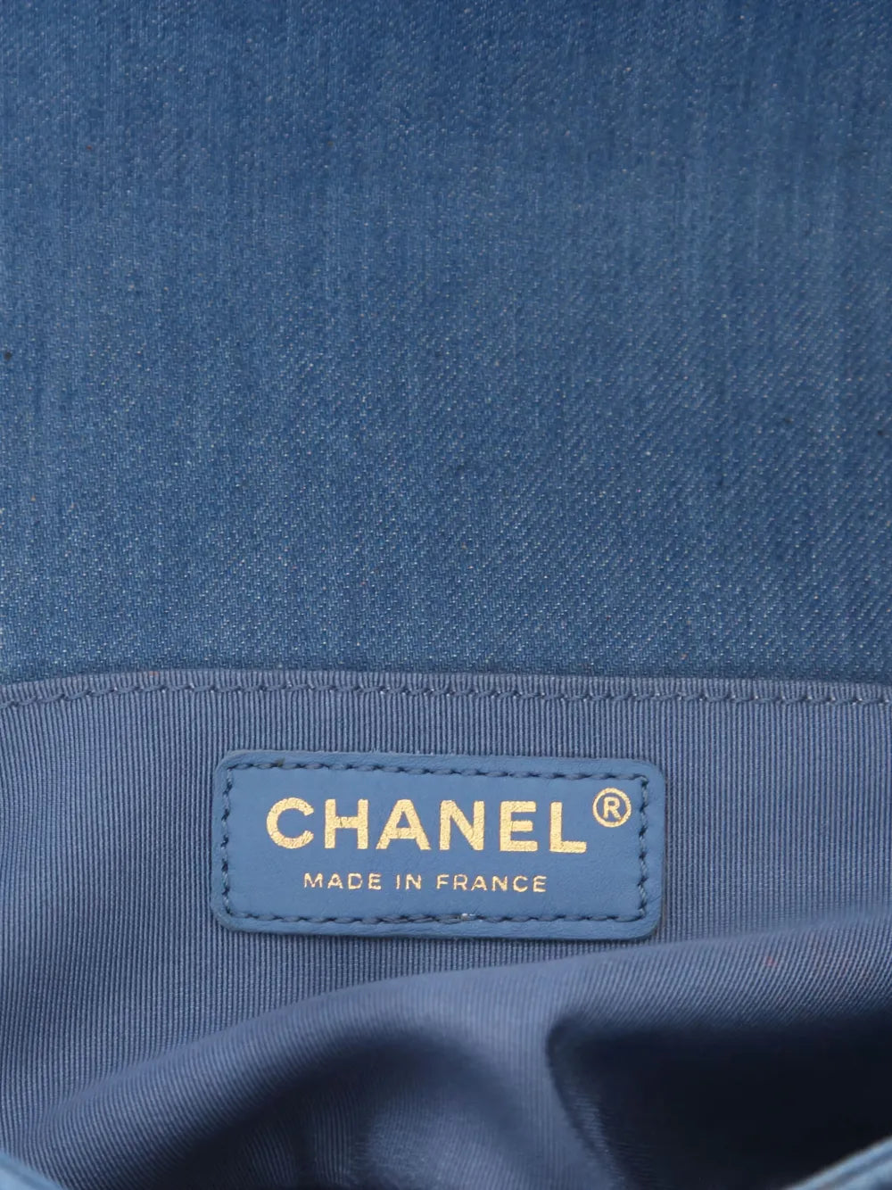 Pre-OwnedCHANEL Pre-Ownedmedium Chanel Boy shoulder bag