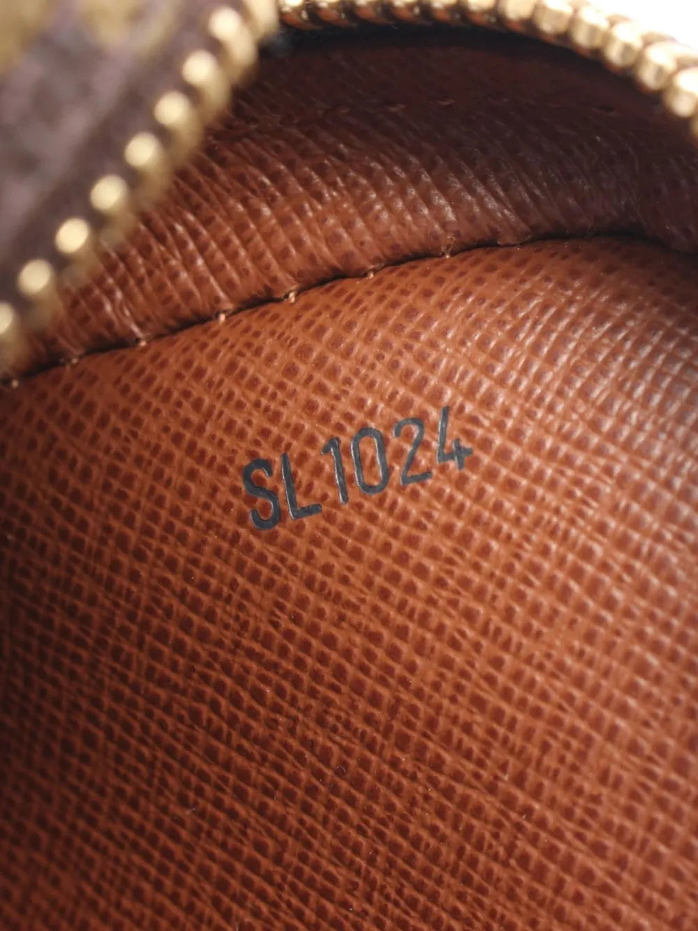 Pre-OwnedLouis Vuitton Pre-Owned2004 Danube monogram shoulder bag