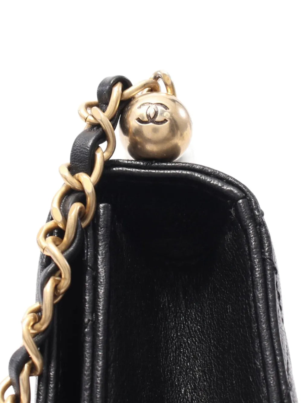 Pre-OwnedCHANEL Pre-Owned2019 Matelasse shoulder bag
