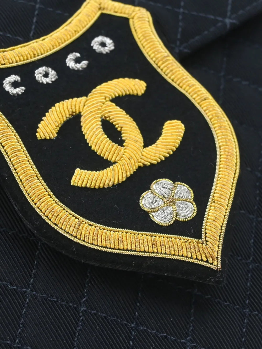 Pre-OwnedCHANEL Pre-Owned2005 emblem-logo shoulder bag