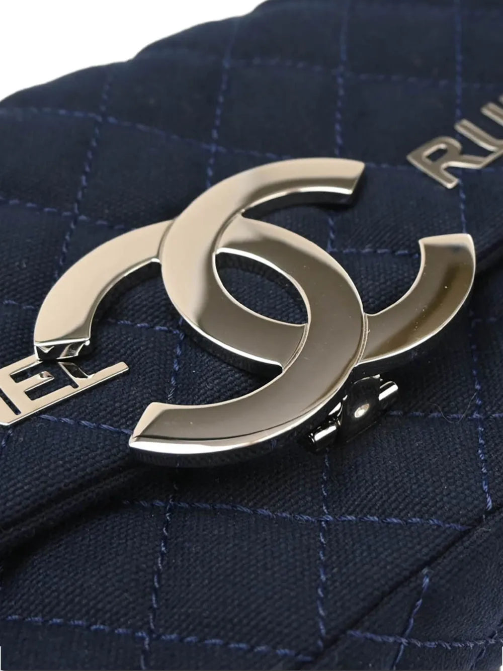 Pre-OwnedCHANEL Pre-Owned2008 Cruise clutch bag