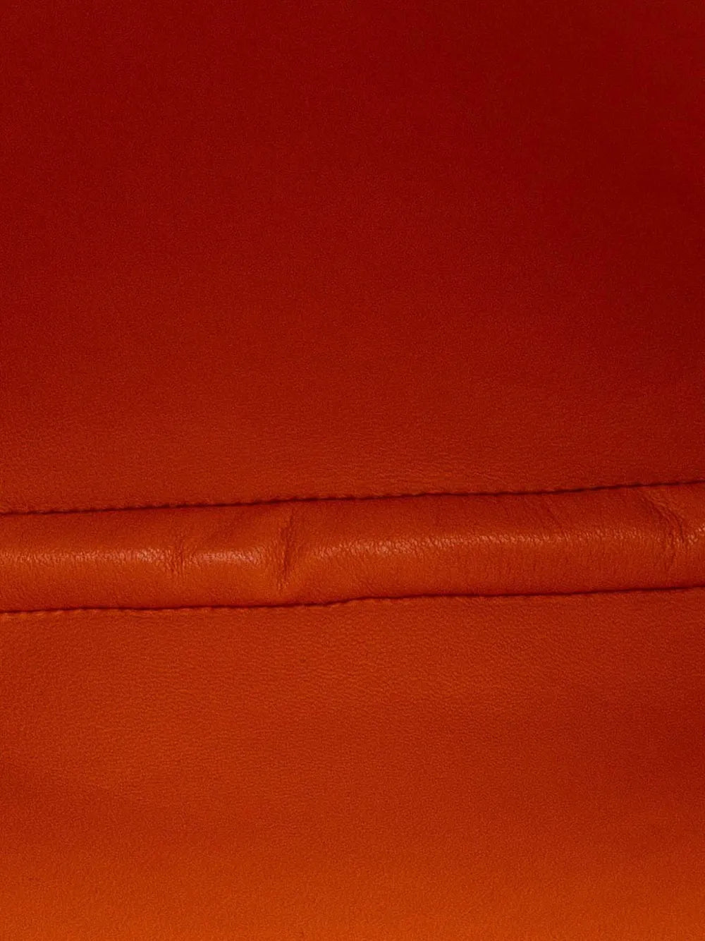 Pre-OwnedHerm??re-Owned2010 Milo Clou de Selle crossbody bag