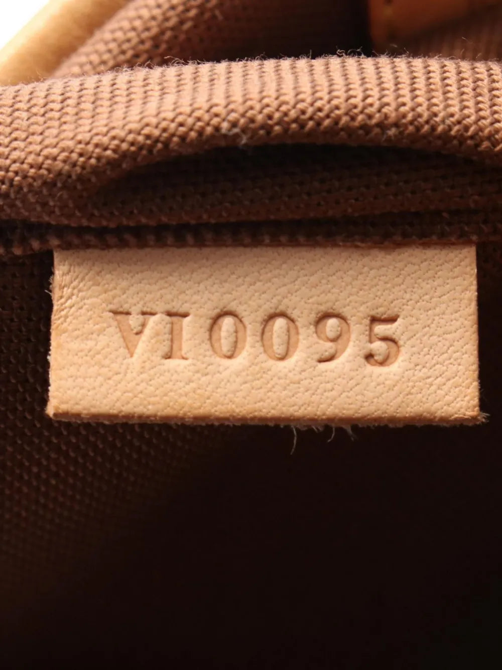 Pre-OwnedLouis Vuitton Pre-Owned2005 Batignolles tote bag