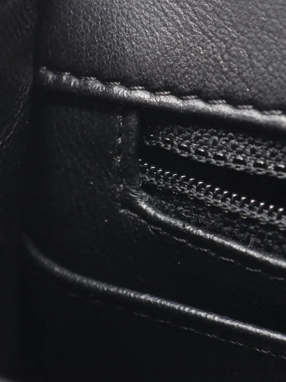 Pre-OwnedCHANEL Pre-Owned2017-2018 V-stitch quilted mini bag